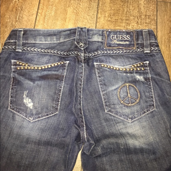 COPY - Like New GUESS PREMIUM "Foxy Flare" Jeans - Picture 4 of 4